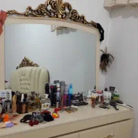 تخت همراه با تشک.میزآرایش.جاکفشی.ویترین|تخت و سرویس خواب|زاینده رود, |دیوار