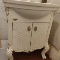 روشویی و اینه