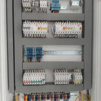 ساخت انواع تابلو برق و نقشه کشی|خدمات پیشه و مهارت|قم, هنرستان|دیوار