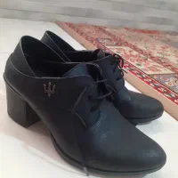 کفش|کیف، کفش، کمربند|رباط‌کریم, رباط‌کریم|دیوار