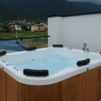 جکوزی مدرن مدل شش نفره