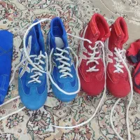 دوجفت کتونی کشتی دوعدد لباس کشتی از سایز ۹سال تا۱۴