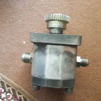 پمپ هیدرولیک دنده ای همراه با پایه