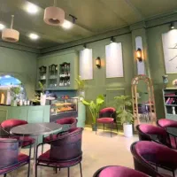 استخدام نیرو برای کافه