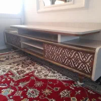 میز تلویزیون چوبی در حد تمیز