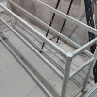 ویترین فلزی تمیز