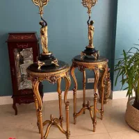 استند کنار سالنی