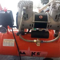 پمپ باد 30 لیتری 2 سیلندر در حد نو