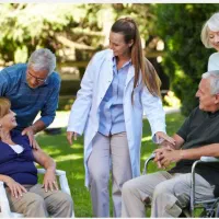 تعویض پوشک وحمام ماساژ وکاردرمانی سالمندبیمار|خدمات آرایشگری و زیبایی|ورامین, ورامین|دیوار