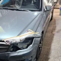 نقاش نیمه ماهر خودرو و یک PDR کار نیمه ماهر