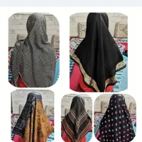 تعدادی لباس وکفش