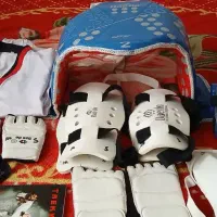 ست کامل تکواندوبالباس وکتاب آموزش تکواندو