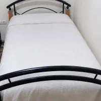 تخت خواب یکنفره و میز آرایش