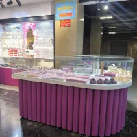 فروشنده خانم برای غرفه اکسسوری