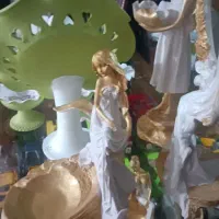 تعدادی مجسمه وهفت سین