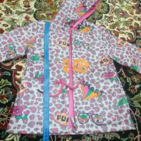 کاپشن و بارونی ولباس دخترونه نو ودرحدنو