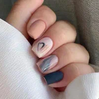 لوازم کاشت ناخن در حد نو