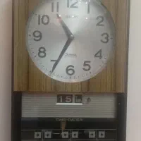 ساعت دیواری قدیمی