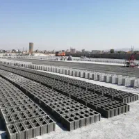 کارگر بلوک زنی کارگاه بلوک