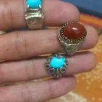 سه تا انگشتر فیروزه و عقیق گرمی ۴۰۰ سه تا باهم