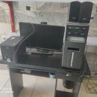 کامپیوتر صفحه ال دی و میز کامپیوتر