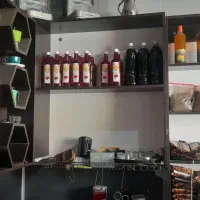 دکور ساده و شیک ب همراه میز و صندلی ،قیمت توافقی|کافیشاپ و رستوران|اهواز, منبع اب|دیوار