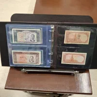 کلاسور نفیس اسکناس با ۴۴ عدد اسکناس