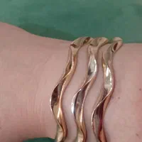 النگوطلا روس هر عدد ۳۰۰ مغازه ۴۵۰ هست