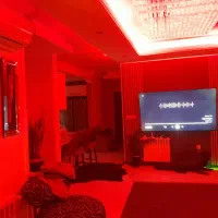 به خانم جوان جهت امور منزل دعوت به همکاری میشود