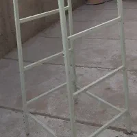 چهار پایه آهنی|صندلی و نیمکت|قدس, شهر‌قدس|دیوار