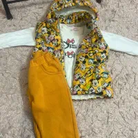 تعدادی لباس بچه از یک تا سه سال و نیم