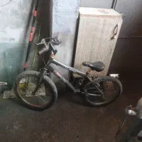 سلام یک دوچرخه ۲۰سالم لاستیک نو بفروش میرشد