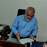 دکتر فاخری وکیل پایه یک  بابیش از ۲۰سال سابقه