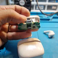 مرکز تعمیرات انواع ایرپاد هدفون هندزفری