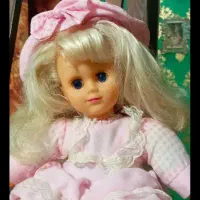 عروسک قدیمی