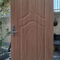 سه لنگه در اتاق خواب