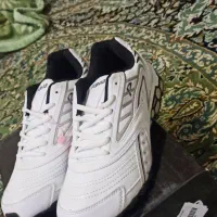 کفش مخصوص پیاده روی و کار