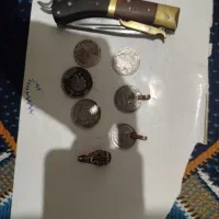 چاقو قدیمی وانگشتر و سکه قدیمی