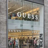 اجاره ۷۰۰ متر مغازه تجاری بر خیابان اصلی