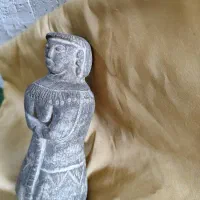 مجسمه سنگی|کلکسیون اشیاء عتیقه|شیراز, میانرود|دیوار