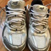 کفش کتونی خارجی  در حد نو AVIA5000