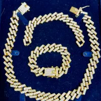 گردنبند دستبند لاکچری
