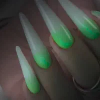 جشنواره کاشت ناخن ۲۰۰ آموزش با مربی رسمی
