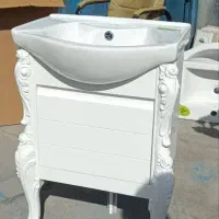 روشویی پایه‌دار