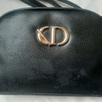 کیف قرمز کوچک گمشده