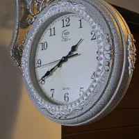 ساعت دیواری  سالم و مرتب
