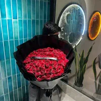 ماشین عروس و دسته گل