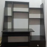 کتاب خانه ومیز تحریر