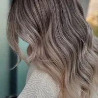 خدمات رنگ مو (روشن کردن مو تا دو درجه /فیس فریم )