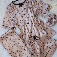 تولید و فروش لباس خواب و راحتی ساتن